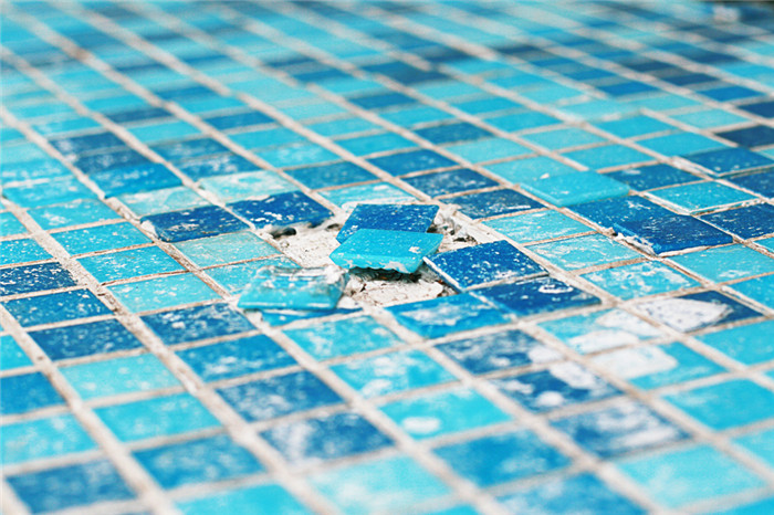5 Easy Ways To Fix Your Swimming Pool, Do You Seal Pool Tile