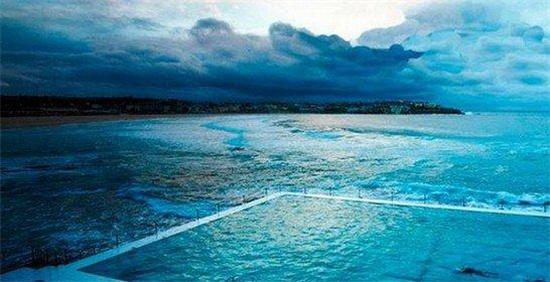 澳洲悉尼邦迪冰山俱乐部内的海水泳池(1).jpg