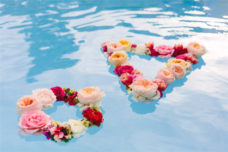 pool decoration feature floating flowers.jpg