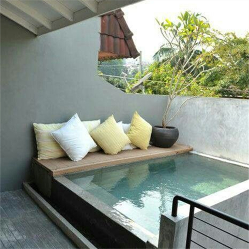balcony small swimming pool.jpg
