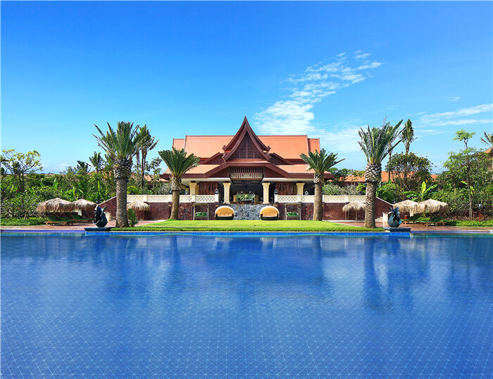 resort swimming pool using triangle mosaic pool tiles.jpg