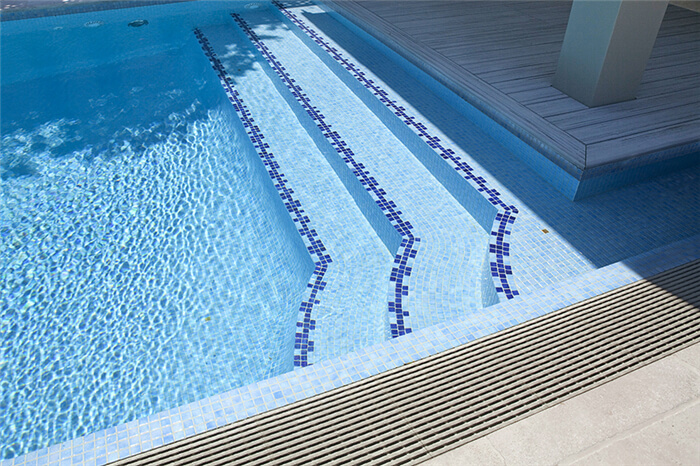 How To Choose The Right Pool Step Tiles?, tile for swimming pools, pool