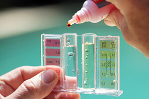 do pool water chemical test.jpg