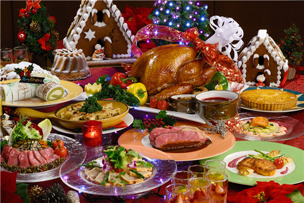 prepare food for christmas pool party decorations ideas.jpg