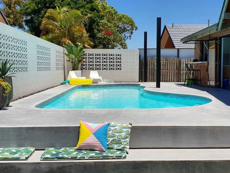 The Attractive Pool With Premium Mosaic Tiles