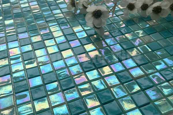 Jade Iridescent Green Iridescent Glass Pool Tile BGC014